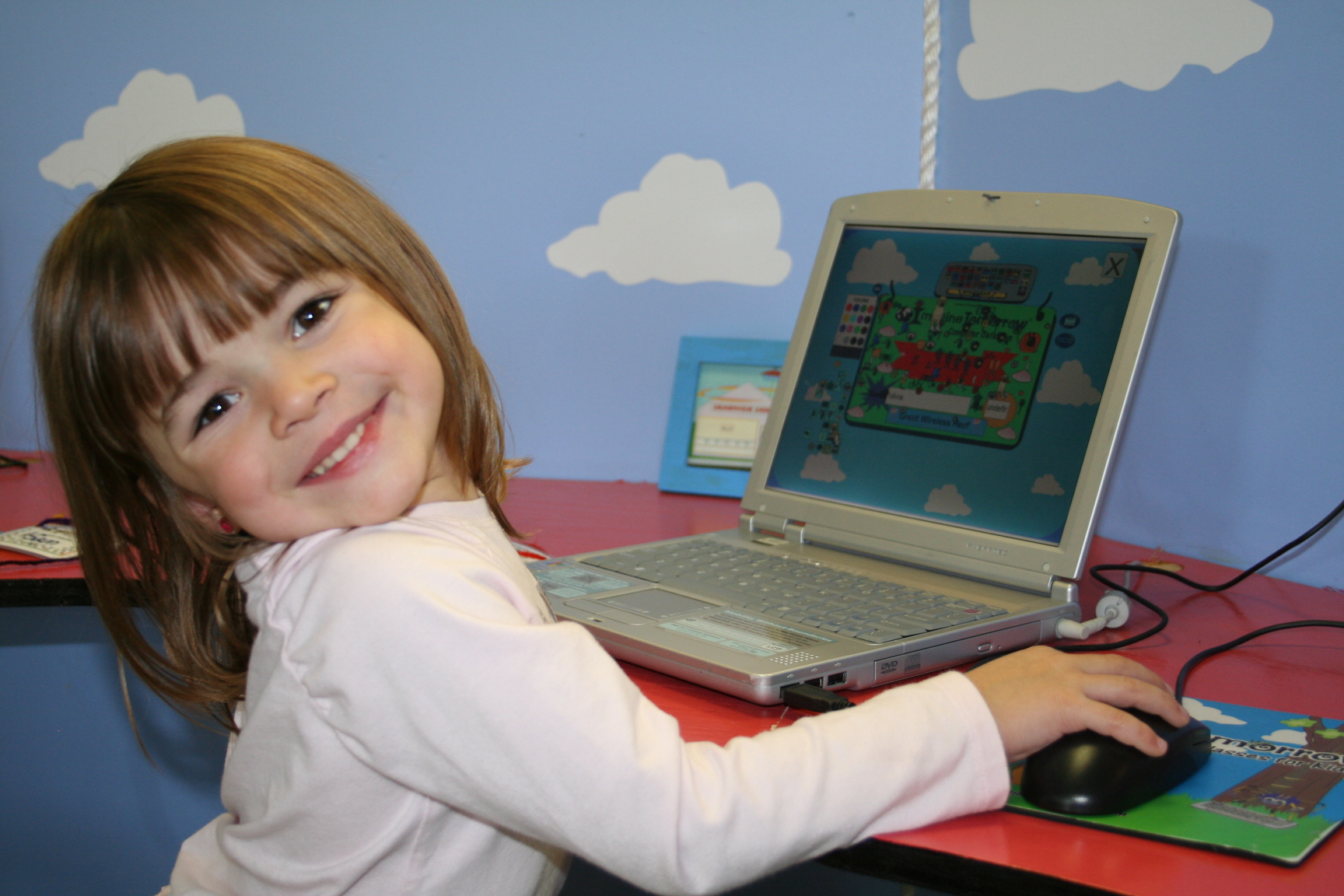 Логопед электронное. Компьютер для детей. Дети за компьютером в детском саду. Дошкольник и компьютер. Компьютерные технологии в детском саду.
